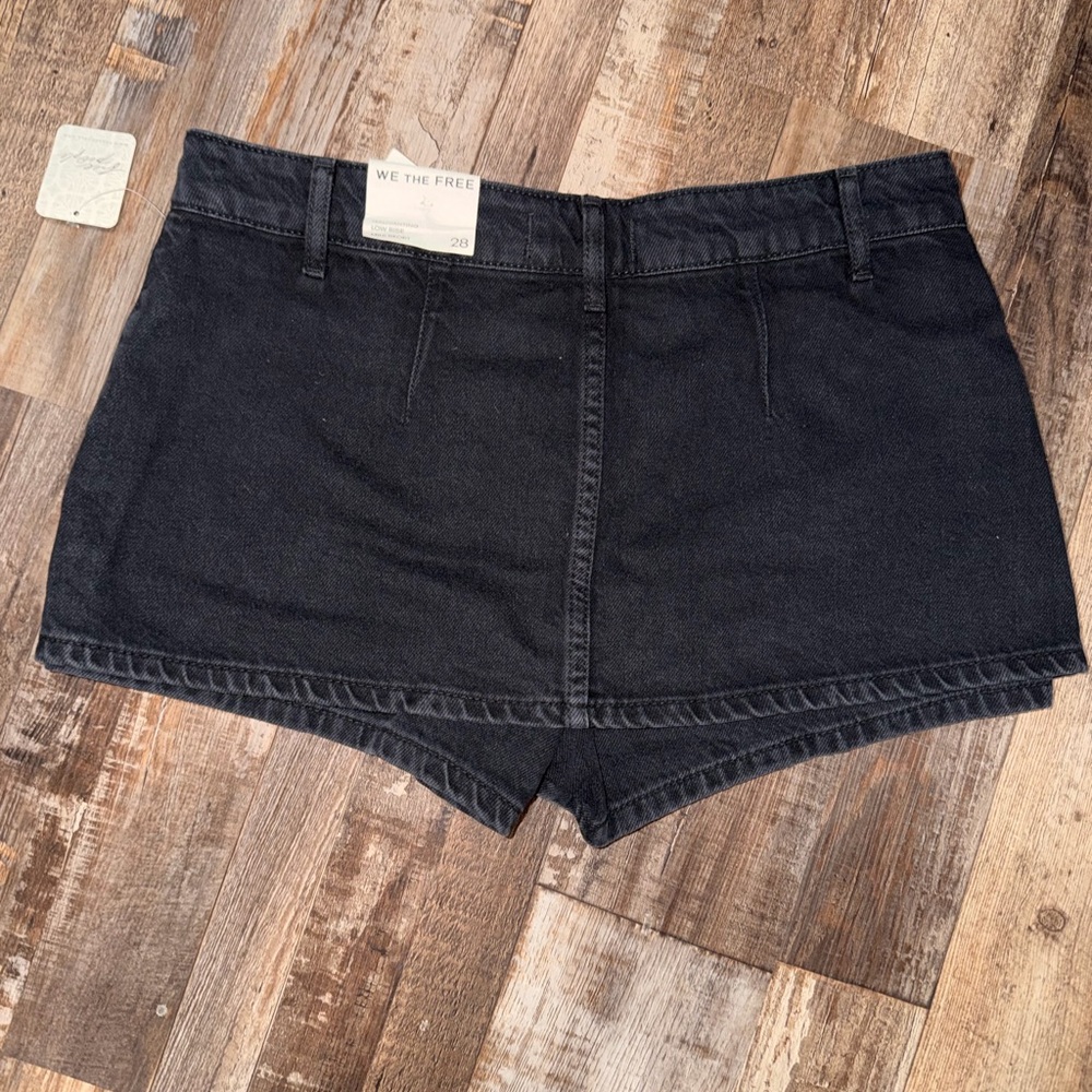 NWT - We The Free - Charcoal Skort - Picture 2 of 4
